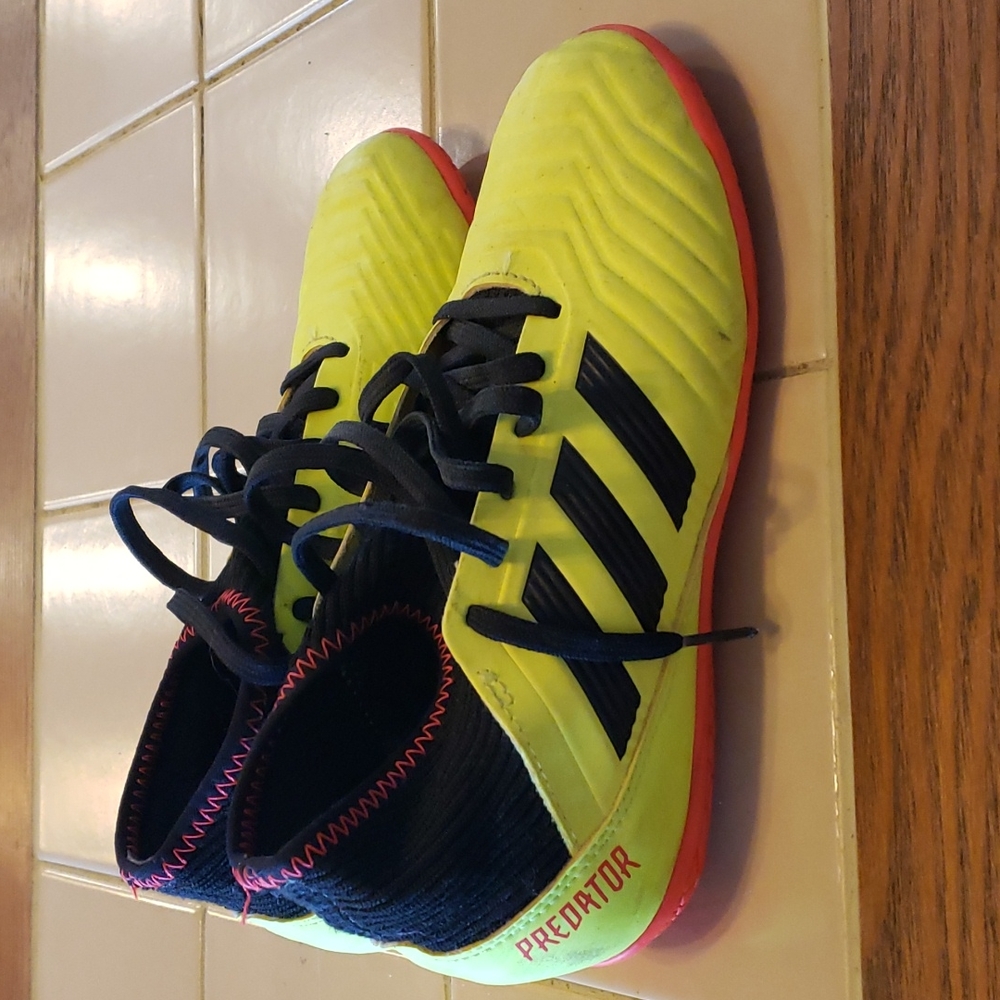 Adidas predator indoor soccer shoes